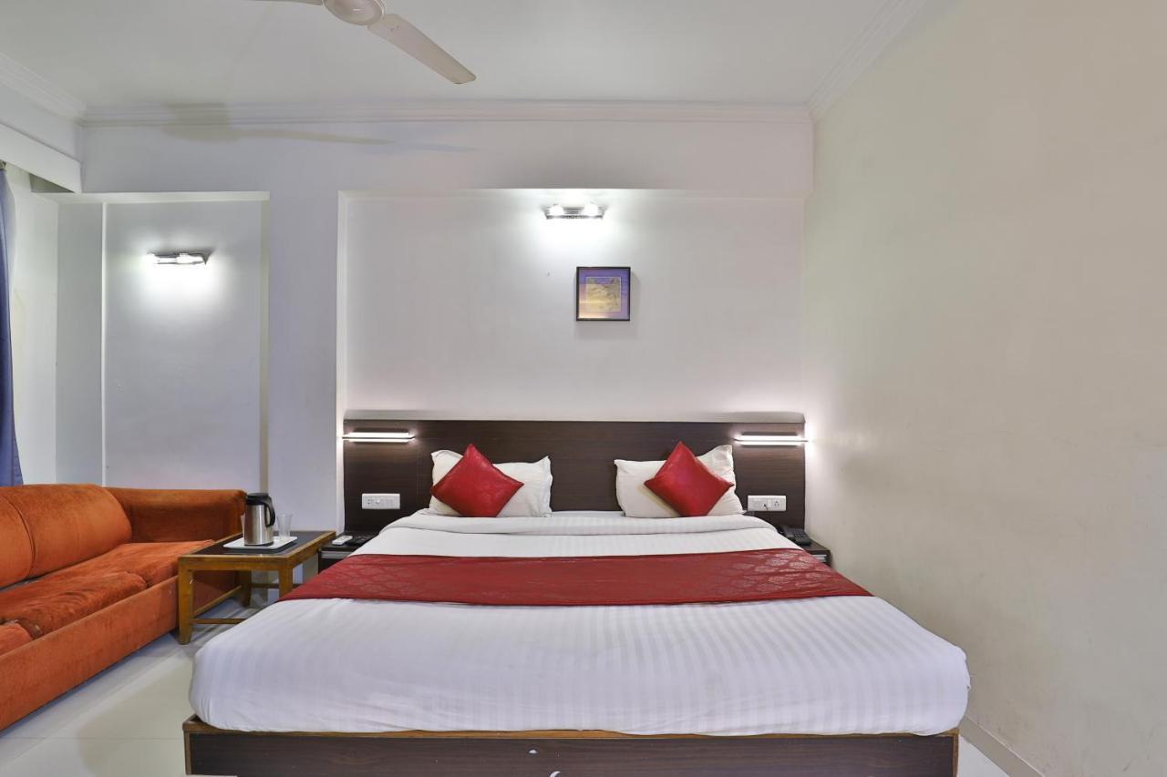 Hotel Park Land Ahmedabad Exterior foto
