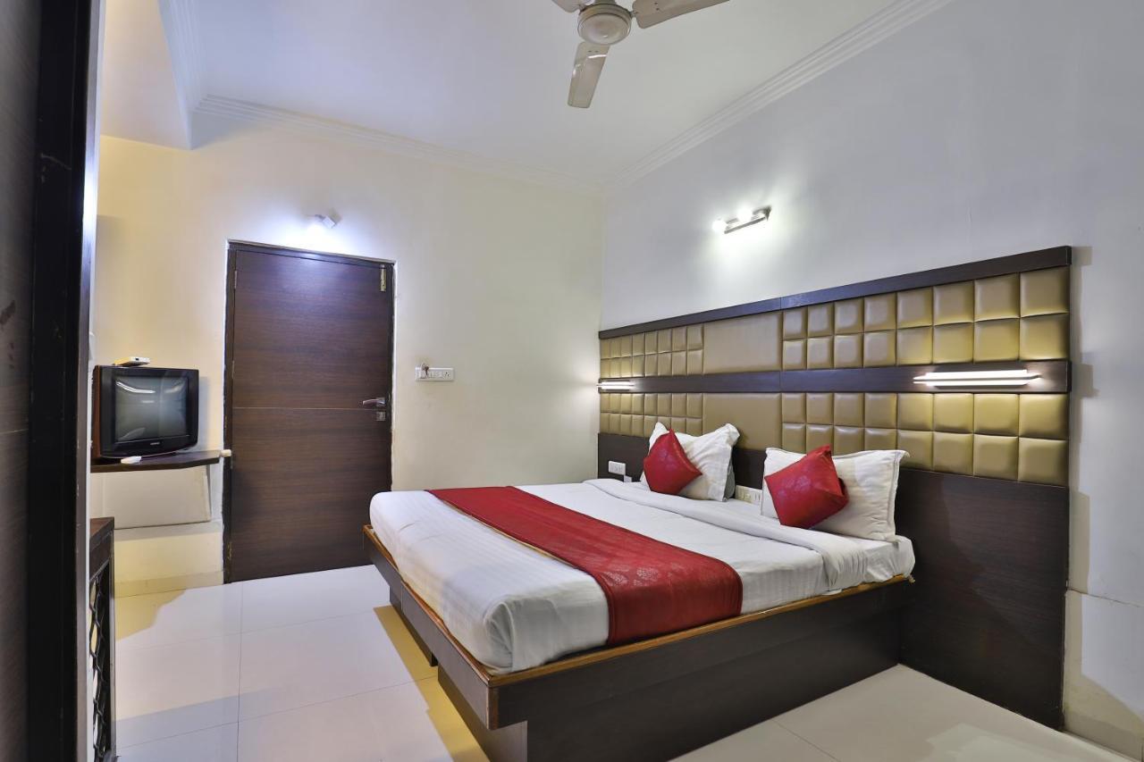 Hotel Park Land Ahmedabad Exterior foto