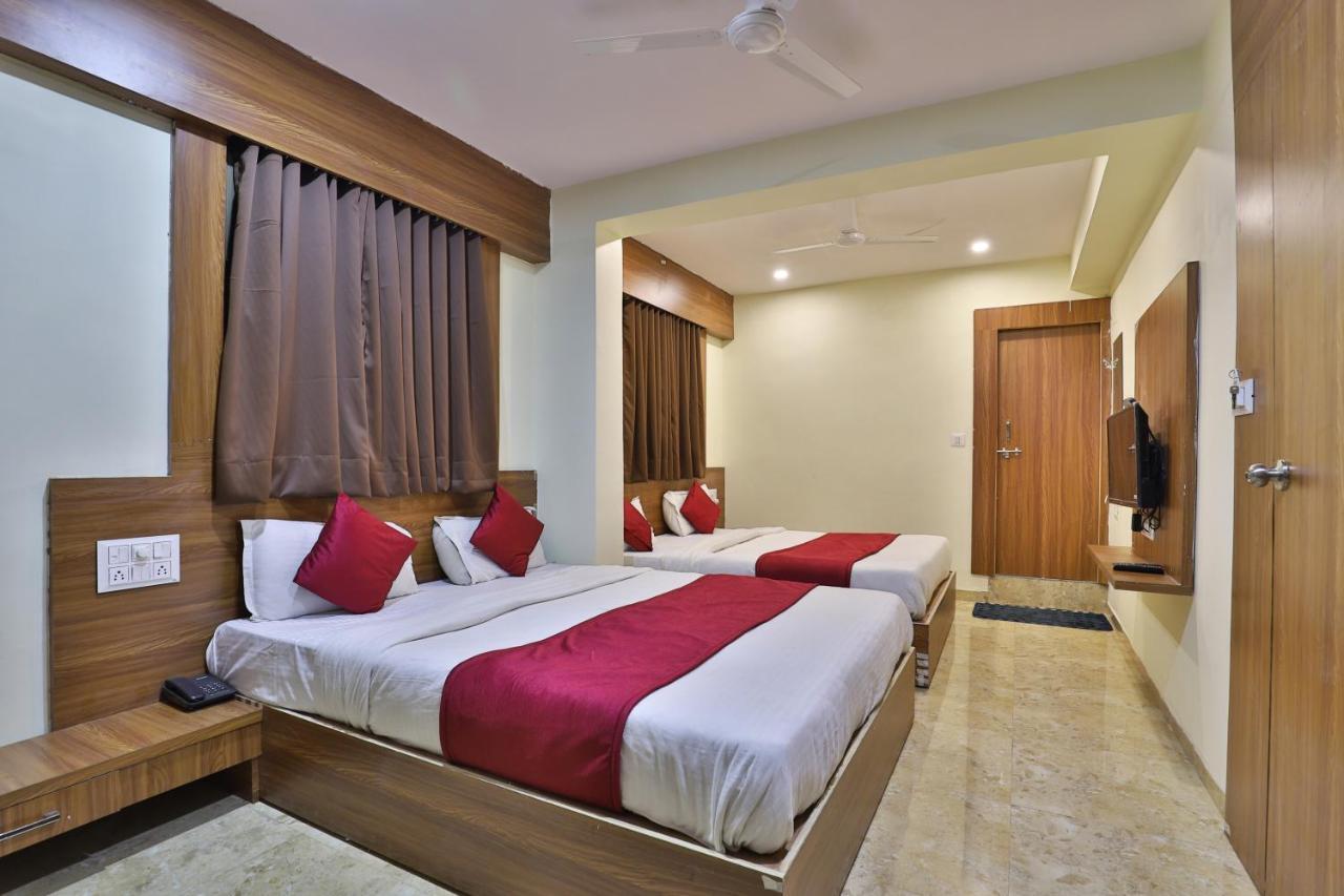 Hotel Park Land Ahmedabad Exterior foto